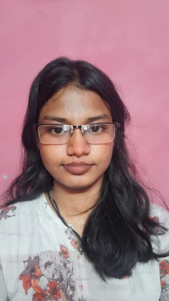 Photograph of Dania Khushnoor